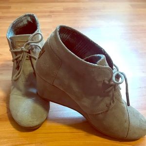 TOMS Wedge booties